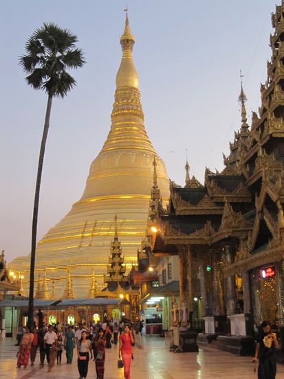 Der Shwedagon. Shwe heißt Gold.