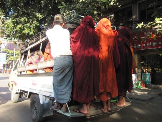 Ein Songthaew, Taxi mit Körperkontakt.