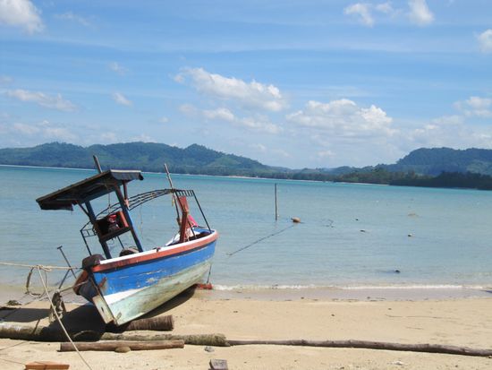 White Sand Beach ca. 10 km  nördlich von Kao Lak an der Andamanen-See