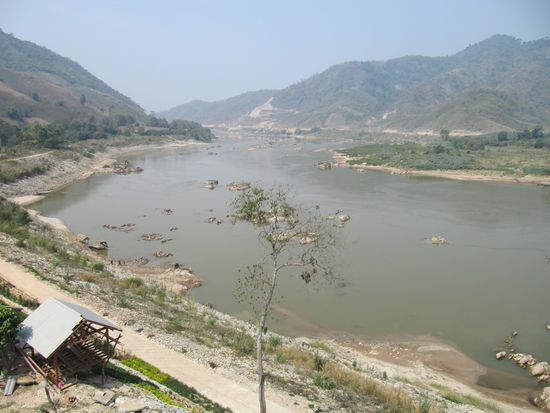 Der Mekong war - aufgrund des niedrigen Wasserstandes - von thailändischer Seite aus nur stellenweise befahrbar.