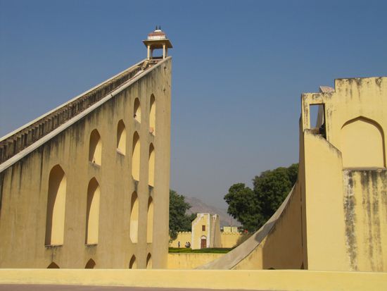 Der Gebrauch der Geräte blieb uns weithin verschlossen. Wir sind ja auch keine Astromomen - schon gar nicht bei 33 Grad.