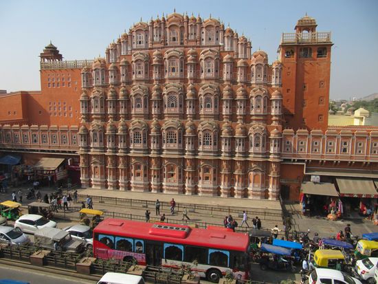 ... mitten im Gewühl der Altstadt. Unser Cafe genau gegenüber war sehr gemütlich und hatte guten Kaffee.