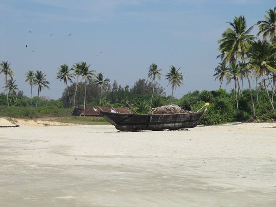 Der Sand ist so fein, daß er unter den Füßen knirscht - wie Schnee.