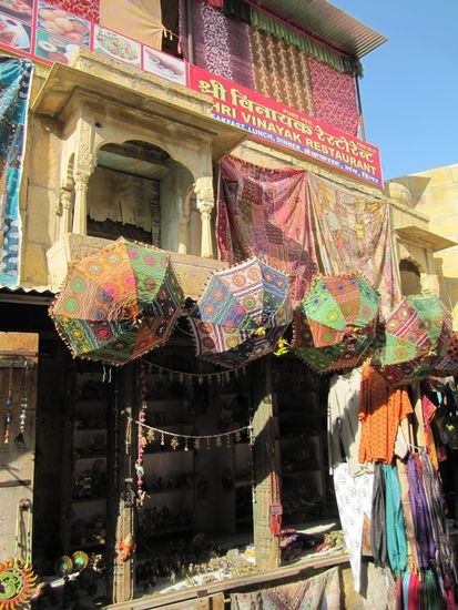 ... denn Geschäfte wollen in Indien immer gemacht werden.