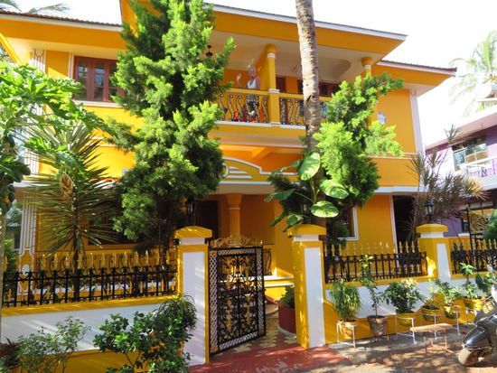 Unser Guesthouse - MINRIA, in einer ruhigen Seitenstraße direkt an der Hauptkreuzung MARIA HALL. MINRIA ist hübsch und sauber und wird von Maria und ihrem Mann (der, immer mit Piratenkopftuch) geführt.