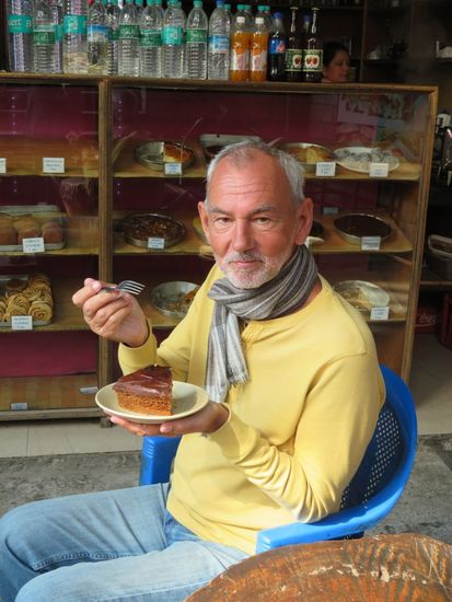 ...und dann die Belohnung in Vashisht. Auf dem Rückweg nimmt mich ein freundlicher Motarradfahrer mit. 
Wir sind sehr gerne in Manali gewesen, es war für uns wohl der erholsamste und netteste Ort. Man kann sicher länger verweilen.
