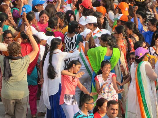 Vor der Parade wird getanzt...