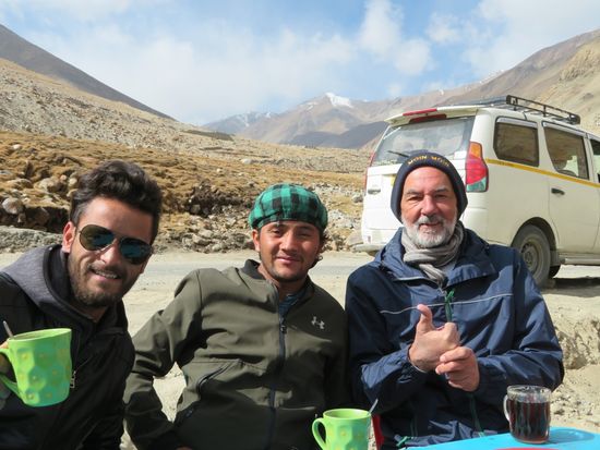 Meine 3 Hübschen: Erich, Sajjad (unser Superfahrer) und sein Freund. Von rechts nach links!!!