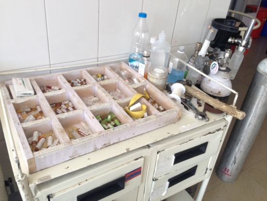 Die Pillen- und Spritzenbox.