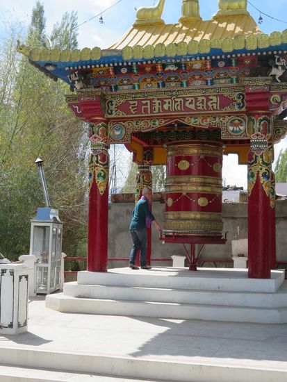 Vielleicht hilft eine Gebetsmühle ...