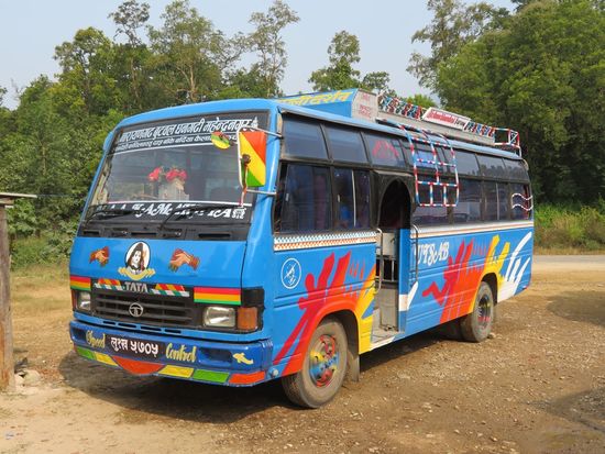 Der "DELUXE"- Bus für 1.400 NPR für beide (immer durch 130 jetzt in Nepal).