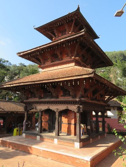 Im Shree Amar Narayan Temple miiten im Dorf ...