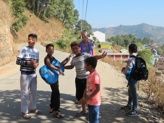 Auf den Straßen wird gesungen ...