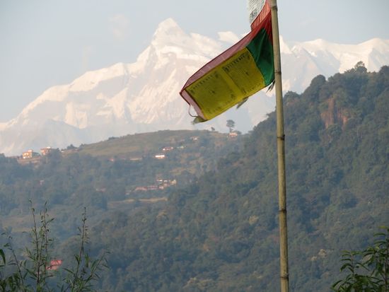 Der Fishtail (Machapuchare, deutsch ‚Fischschwanz‘) ist wegen seiner Form sehr einprägsam und mit seinen 6997 m auf der Terrasse gut zu sehen. Von Westen aus gesehen, erinnern die beiden Gipfel an einen Fischschwanz. Ein bisschen sieht er aus wie das Matterhorn.