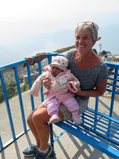 Oben auf der Platform bekommen wir ein Baby ....