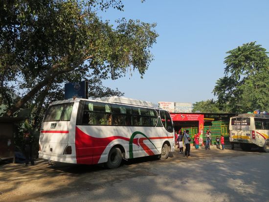 Unser Bus fährt die gesamten 130 km langsam und bedächtig ...