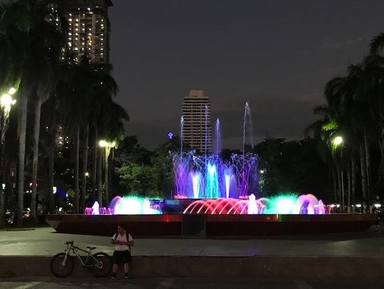 Manila bei Nacht.