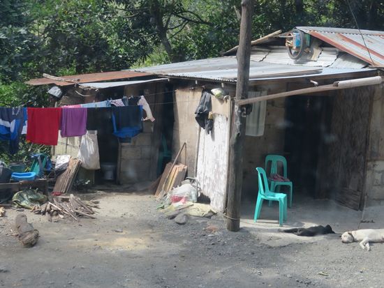 ... man wohnt in Hütten ...