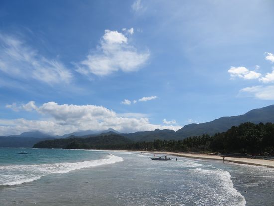 ... unter "weiß-blauem" Himmel.