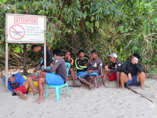 ... und wartende Bootsführer ...