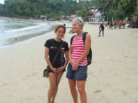 Unsere clevere Tour-Vermittlerin, die uns alles mögliche verspricht, ...