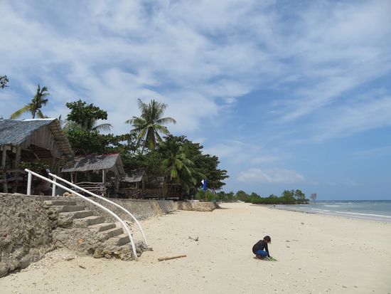 Am Strand ist es - wenn die Wolken weg sind - erschreckend heiß ...