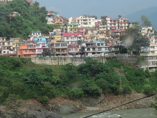 Mandi, Himachal Pradesh. Schon mitten in der Bergwelt.