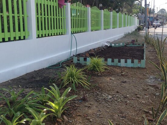 ... Gartenbeete anlegen bei brütender Hitze ...