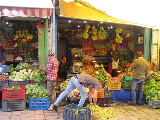 ... viele kleine Läden ...