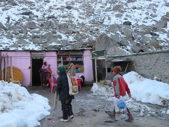 Dörfer, die aus Baracken bestehen...