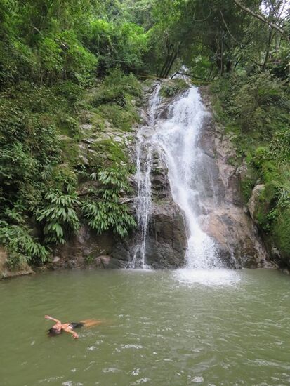 ... zum Wasserfall.