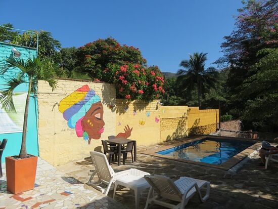 ... und unser NIRVANA Hostel mit Pool. Sehr zu empfehlen.