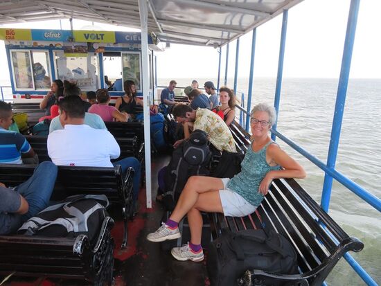 Zurück mit der normalen, größerern Fähre, sehr viel ruhiger und entspannter.