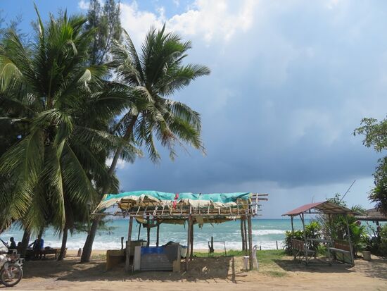 ... das Meer ist auch noch da - manchmal recht stürmisch ...