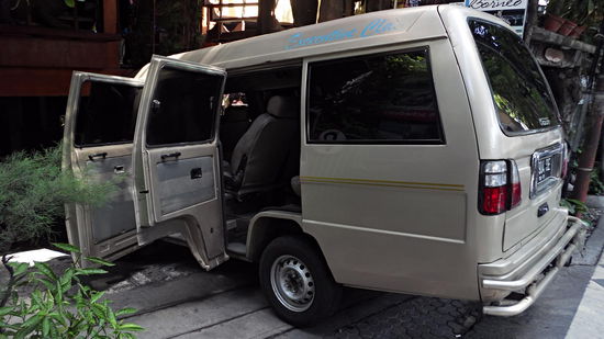 Einer von vielen Minibusen auf der Reise