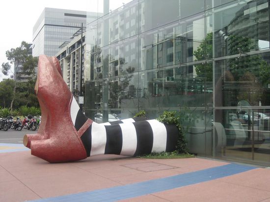 Unterwegs kann man immer wieder moderne Kunst bewundern 