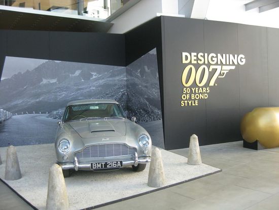 Da konnte ich Autos's, Kostüme, Bilder und sonstiges aus dieser Filmgeschichte im Original bewundern