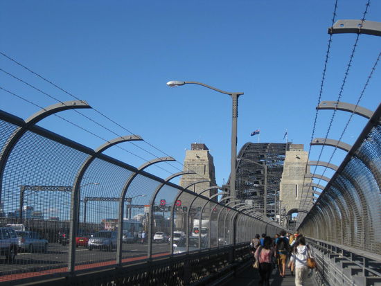 hier beginnt auch die Harbour Bridge
Ich bin spontan auf die andere Seite spaziert