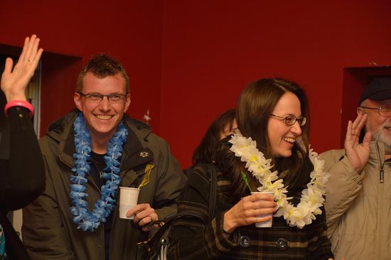 Als allererstes mal partytauglich dekoriert mit Hula-Blümchen und Cocktail