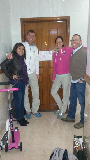 In Hong Kong angekommen wurden wir von Wolfgang, Eme und Kathy Jayne herzlich empfangen. Zur Begrüßung gab es erstmal leckeren deutschen Kuchen mit Schlagsahne 