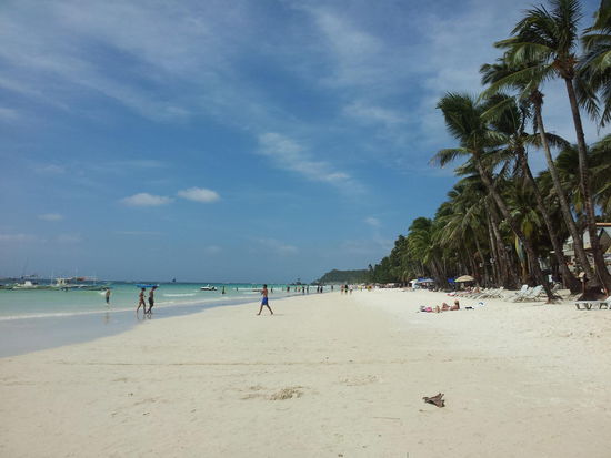 White Beach Boracay am Tag