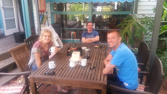 Uns geht es wirklich gut, denn auch in Melbourne gibt es liebe Menschen, mit denen aus alter Verbundenheit ein Kontakt besteht. Und so haben uns Monika und Bryce herzlich empfangen und uns eines ihrer Lieblingsviertel gezeigt.
