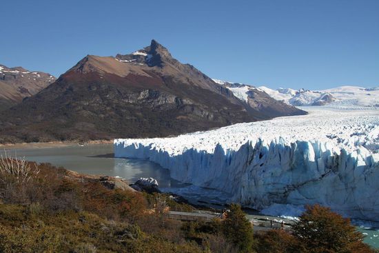 und Teil 3
Wir haben es leider nicht zusammengestückelt bekommen... 