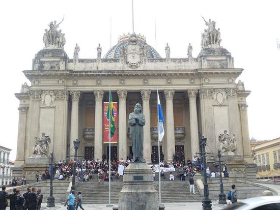 Palácio Tiradentes, Sitz der Versammlung und daher gerne Schauplatz für Kundgebungen, so auch heute.