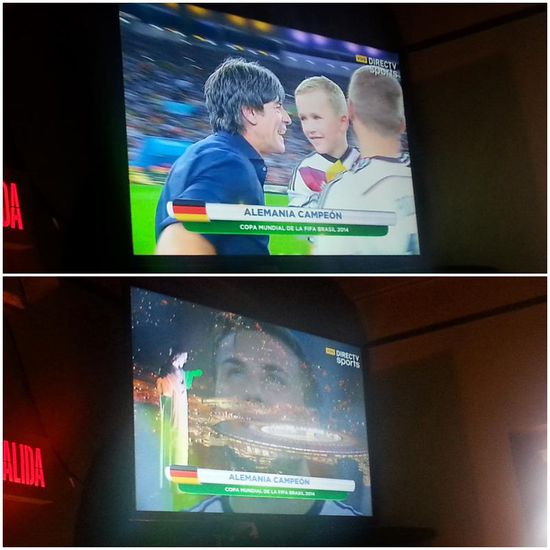 Jogi hat es mit seinen Jungs geschafft und gut Lachen.
Der Endspiel-Held: Marioooooooooooooooo Götze!!!!!