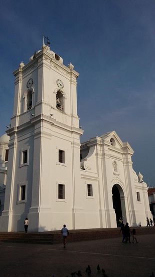 Die Kathedrale und der Platz davor bilden das Herzstück der Altstadt.