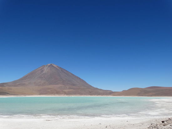 Laguna Verde mit dem Vulkan Licancabur