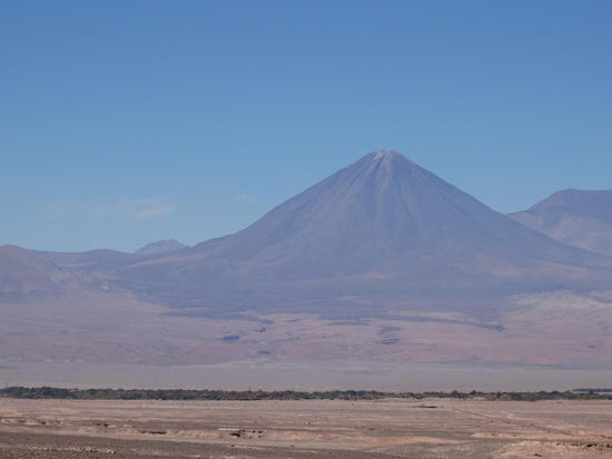 Volcan Licancabur mit dem "Grünstreifen"