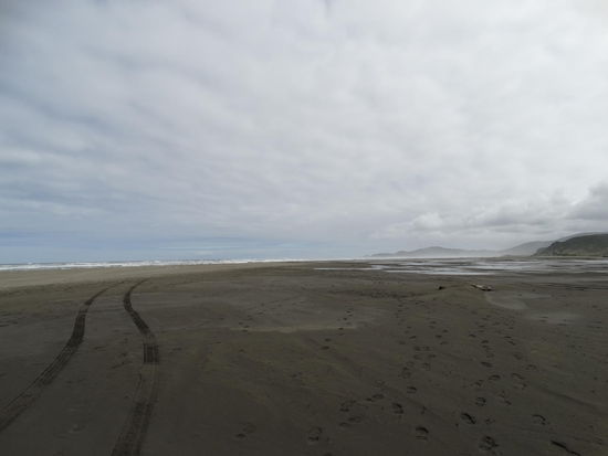 Wanderweg und Autopiste 