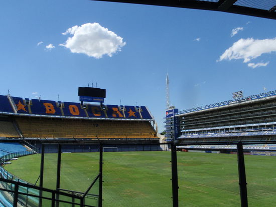 Eine wichtige Adresse für Fußballfreunde ist das Stadion la Bombonera des Fußballclubs Boca Juniors. Hier wird die Fußballgeschichte Argentiniens dargestellt.